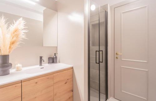 Laglio Apartment | OC Lake Love by Rent All Como