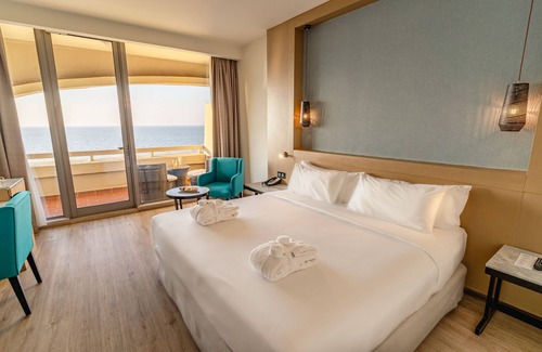 Beach & Coast Hotel | Occidental Sharjah Grand