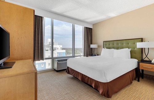 Northeast Virginia Beach Resort | Ocean Beach Club Virginia Beach - 1 BEDROOM OCEAN VIEW ACCESS HEARING/TUB