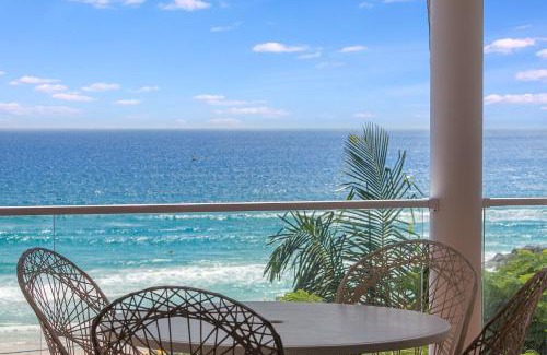 Currumbin House | Ocean Blue on Currumbin Hill