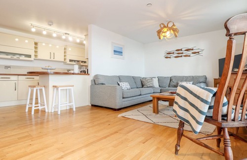 Praa Sands Cottage | OCEAN BLUE, with a garden in Praa Sands