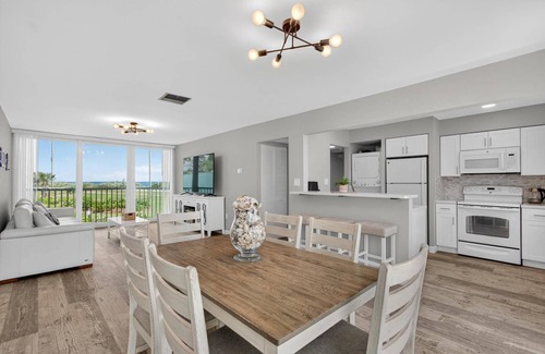 Ormond Beach Condo | Ocean Breeze Condo | Ocean Views | Steps To Beach | Pool | Flagler/Ormond Beach