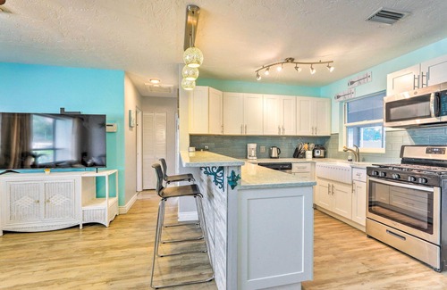 Bayshore Gardens House | 'Ocean Breeze Oasis' w/Boat Dock & Slip on Canal!