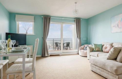 Hamworthy Apartment | Ocean Breeze - Stunning Harbour Views from Private Balcony
