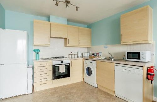 Hamworthy Apartment | Ocean Breeze - Stunning Harbour Views from Private Balcony