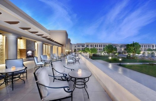 Sharm El Sheikh Hotel | Ocean‑Edge Resort Retreat: Pools, Spa, Dining & Kids’ Aqua Park Fun