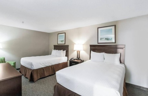 Virginia Beach Resort | Ocean front 1-bedroom resort suite available from Aug 2 to Aug 9, sleeps up to 6