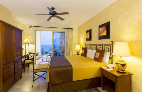 El Medano Ejidal Resort | Ocean Front 3 Bedroom Penthouse Suite
