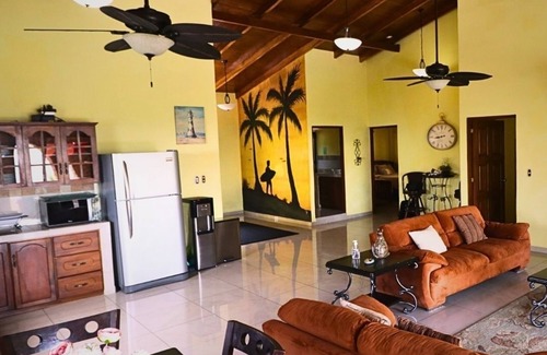 Tamanique House | Ocean front beach estate/Surfer Paradise Romantic Owner Suite
