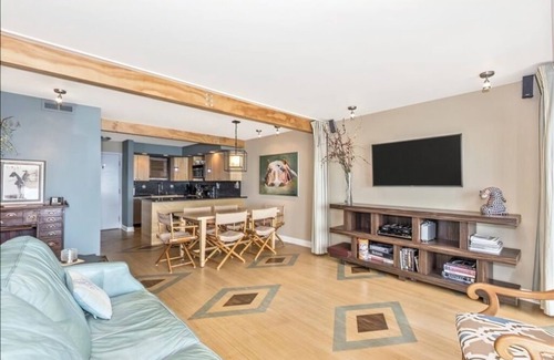 South Rehoboth Condo | OCEAN FRONT CONDO. ENJOY YOUR MORNING COFFEE SITTING ON YOUR PRIVATE BALCONIES WATCHING THE SUNRISE.