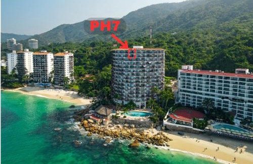 South Shore Hotel Area Apartment | Ocean Front Penthouse Newly Renovated, Sleeps 6, Casa Agua, Girasol