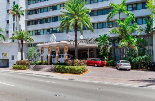 Mid Beach Apartment | Ocean Front Resort Studio
