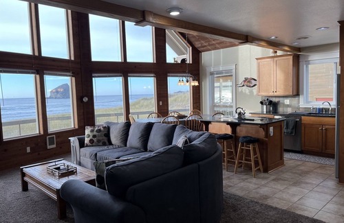 Pacific City House | OCEAN FRONT - SPECTACULAR VIEW . ANCHOR DOWN