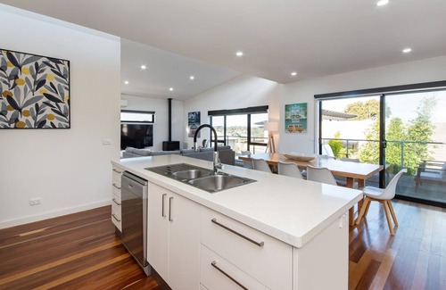 Ocean Grove House | Ocean Grove Sunsets on Driftwood