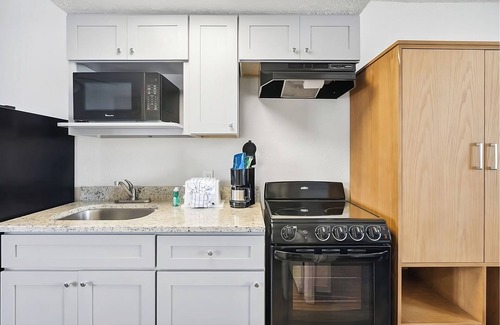 Laguna Beach Estates House | Ocean/Gulf View Beach Walkup Deluxe Suite at Sugar Sands Hotel, 2 Units