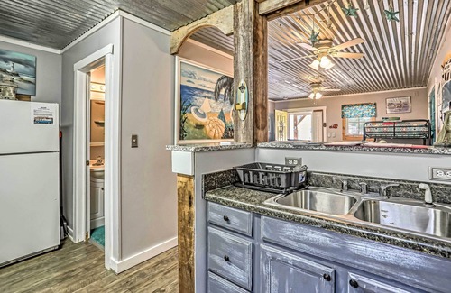 Ocean Isle Beach Apartment | Ocean Isle Beach Studio: 1 Mi to Downtown & Pier