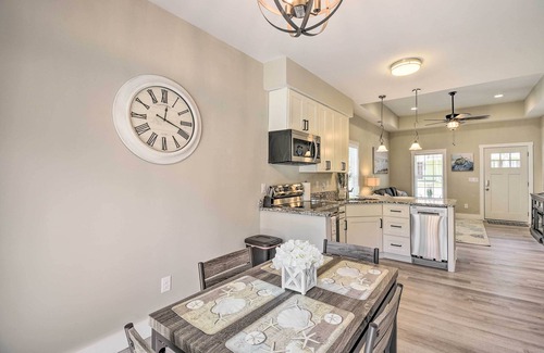 Ocean Isle Beach House | Ocean Isle Beach Home w/Shared Lanai & Grill