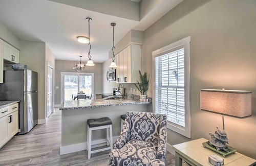 Ocean Isle Beach House | Ocean Isle Beach Home w/Shared Lanai & Grill