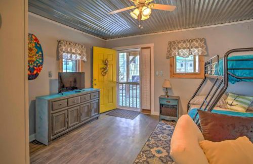 Ocean Isle Beach Apartment | Ocean Isle Beach Studio 1 Mi to Downtown and Pier