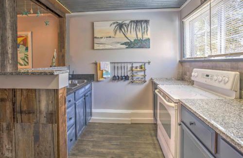 Ocean Isle Beach Apartment | Ocean Isle Beach Studio 1 Mi to Downtown and Pier