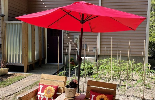 Ocean Isle Beach Apartment | Ocean Isle Hideaway for Two