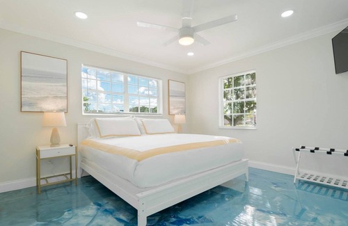 Poiciana Park II House | Ocean Oasis Apt B, Downtown, Beach, Dog Friendly, Shops