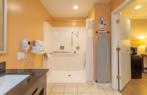 Westside Santa Cruz Hotel | Ocean Pacific Lodge