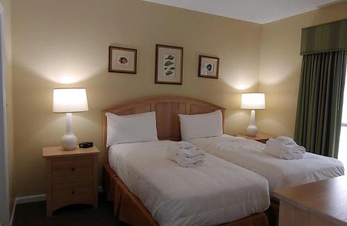 Palmetto Dunes Apartment | Ocean Palms Villa with Championship Golf Saturday to Saturday Rental