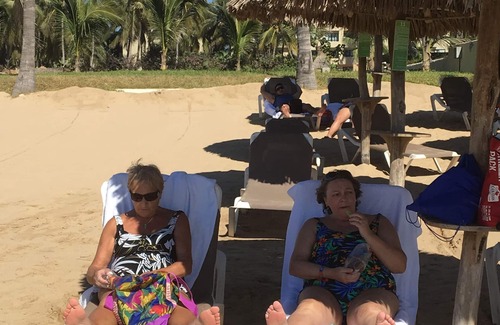Las Glorias Villa | Ocean, sand and sun, spacious, friendly. accommodation