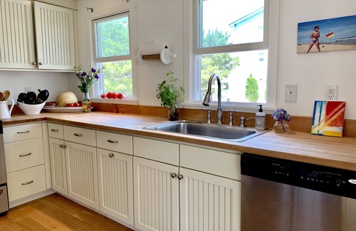 Beach Haven Cottage | Ocean side cottage