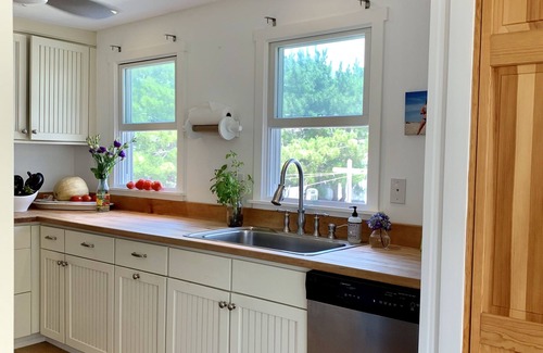 Beach Haven Cottage | Ocean side cottage