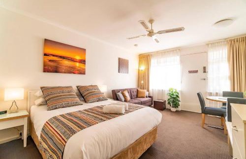 Glenelg Apartment | "Ocean Sunset" Glenelg Central Studios