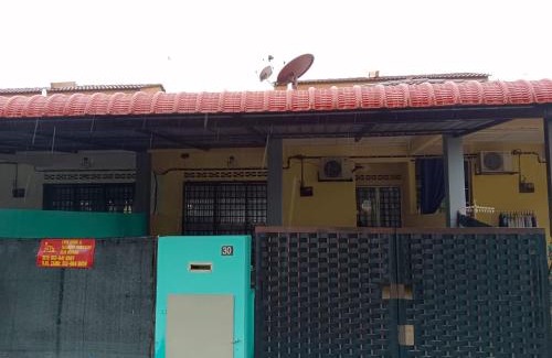 Banting House | OCEAN THIRTY # 15 mins to KLIA KLIA2 # with 2 Airconds & Wi-Fi