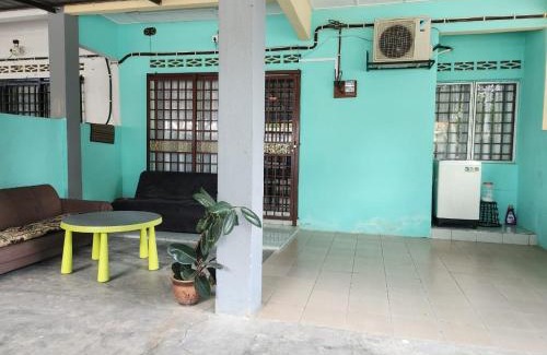 Banting House | OCEAN THIRTY # 15 mins to KLIA KLIA2 # with 2 Airconds & Wi-Fi