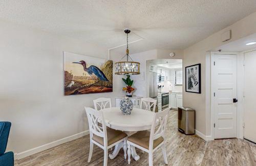 New Smyrna Beach Apartment | Ocean Trillium Suites 401