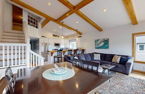 Gold Beach Condo | Ocean View, Dog-Friendly Townhouse w/Fireplace, WiFi - Beach Across the Street