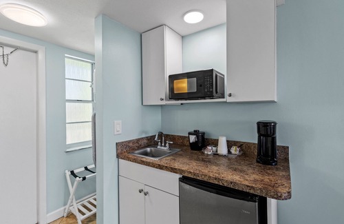 Fort Pierce Hotel | Ocean View Hotel Room with Balcony- 2 Full Beds #18