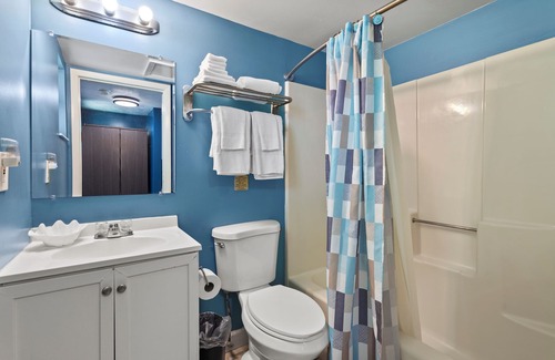Fort Pierce Hotel | Ocean View Hotel Room with Balcony- King Bed #17