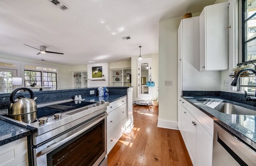 Melrose on the Beach House | Ocean view luxury Cart included with booking and access to amenities provided