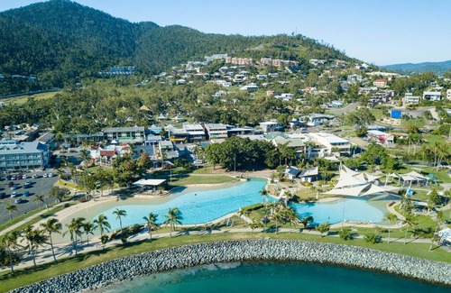 Airlie Beach Apartment | Ocean Views 14