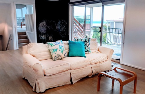 Portarlington House | Ocean views, perfect for family getaways. Sleeps 12. Pet friendly - large yard