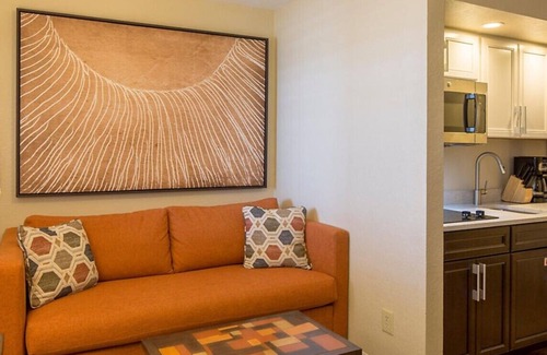 Volusia County Resort | OCEANFRONT -2 Bdrm w/balconies, Casa Del Mar, Ormond Beach, 10miles fr Daytonann