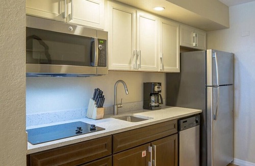 Volusia County Resort | OCEANFRONT -2 Bdrm w/balconies, Casa Del Mar, Ormond Beach, 10miles fr Daytonann