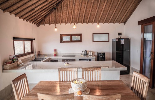 Candi Dasa Villa | Oceanfront 2BR Luxe Infinity Pool Marble Bath Villa Nautilus
