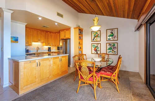 Wailea Condo | Oceanfront 2BR Retreat with Stunning Views and Luxury Amenities Makena Surf B305