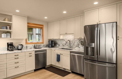 Manzanita House | Oceanfront 6BR Home in the Heart of Manzanita. Escape Your Troubles Here!