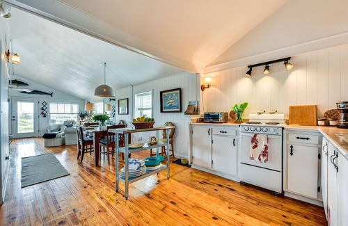 Fernandina Beach Cottage | Oceanfront Amelia Island Cottage: Deck & Boardwalk