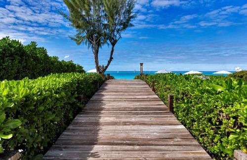 Grace Bay Apartment | Oceanfront apartment on Grace Bay beach