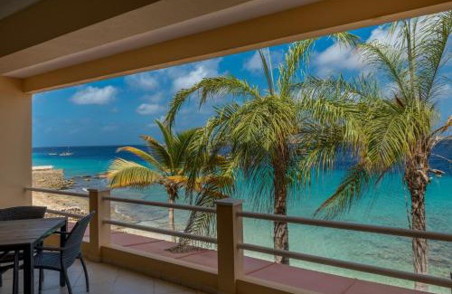 Kralendijk Apartment | Oceanfront Apartment Yellow Tail Snapper at Den Laman