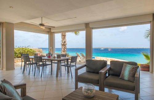 Kralendijk Apartment | Oceanfront Deluxe Apartment Blue Marlin at Den Laman